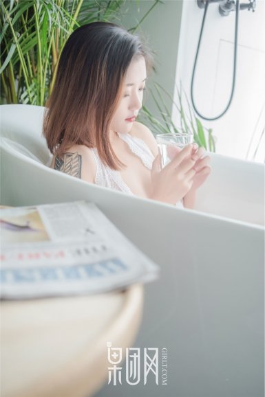 泰勒·斯威夫特拿奖拿到手软唱歌唱到心欢 巡演将于11月22日正式落下帷幕-球王直播网(图1) 球王会平台官网